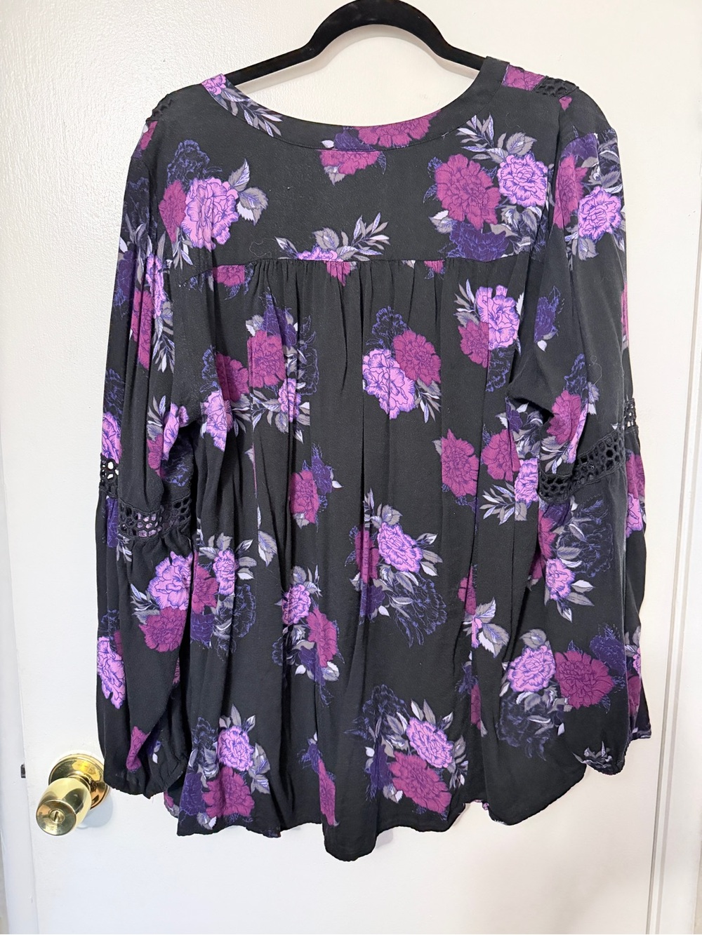 torrid Black Floral Lace-Trim Peasant Blouse - Purple - Picture 2 of 3